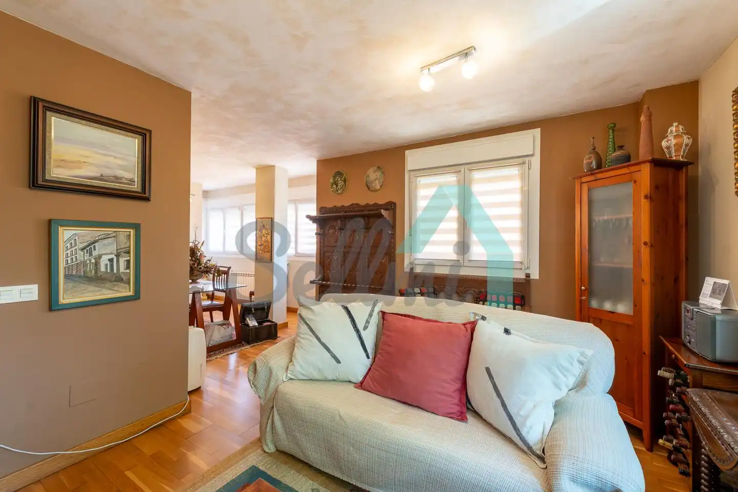 Sala de estar de Piso en venta en Avilés con Calefacción, Parquet y Trastero