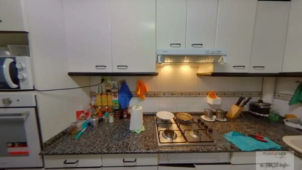 Kitchen of Flat for sale in L'Hospitalet de Llobregat