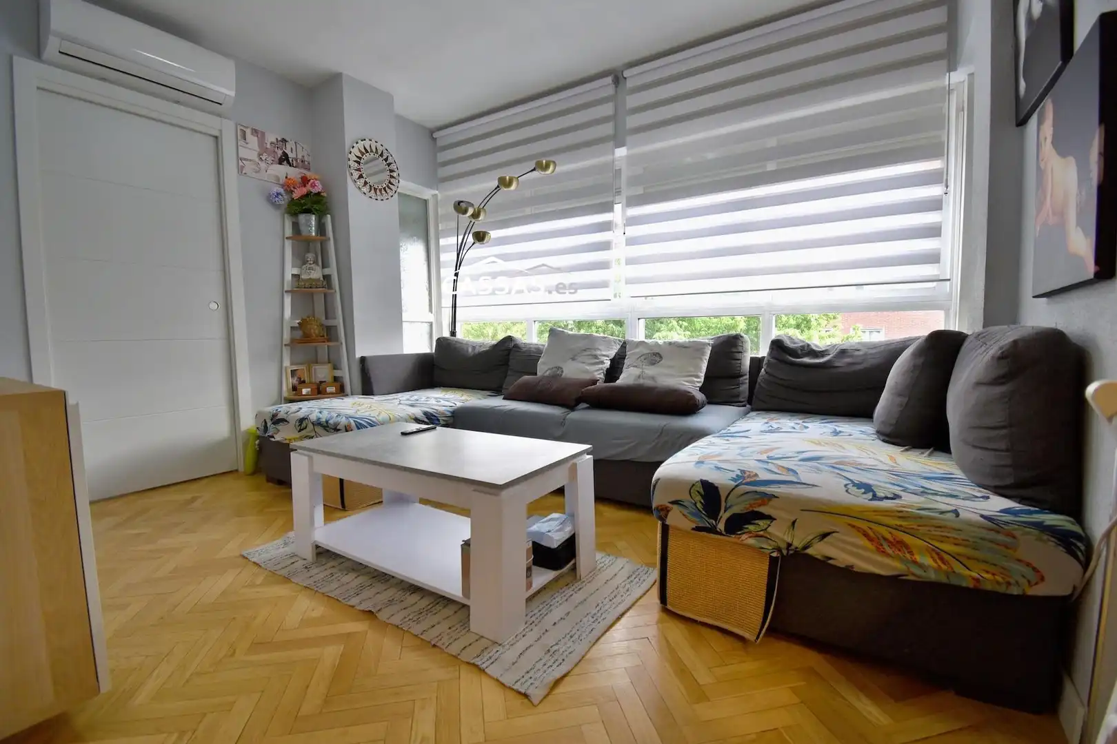Living room of Flat for sale in Torrejón de Ardoz  with Air Conditioner, Heating and Parquet flooring