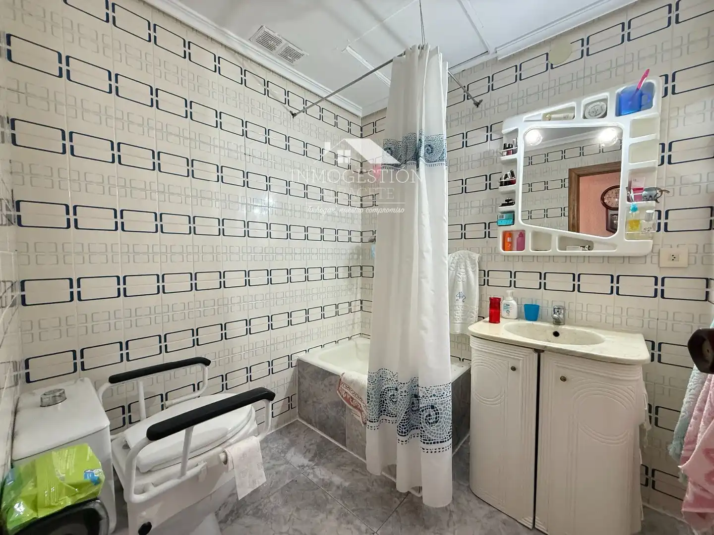 Baño de Casa o chalet en venta en Albacete con Aire acondicionado, Calefacción y Jardín privado