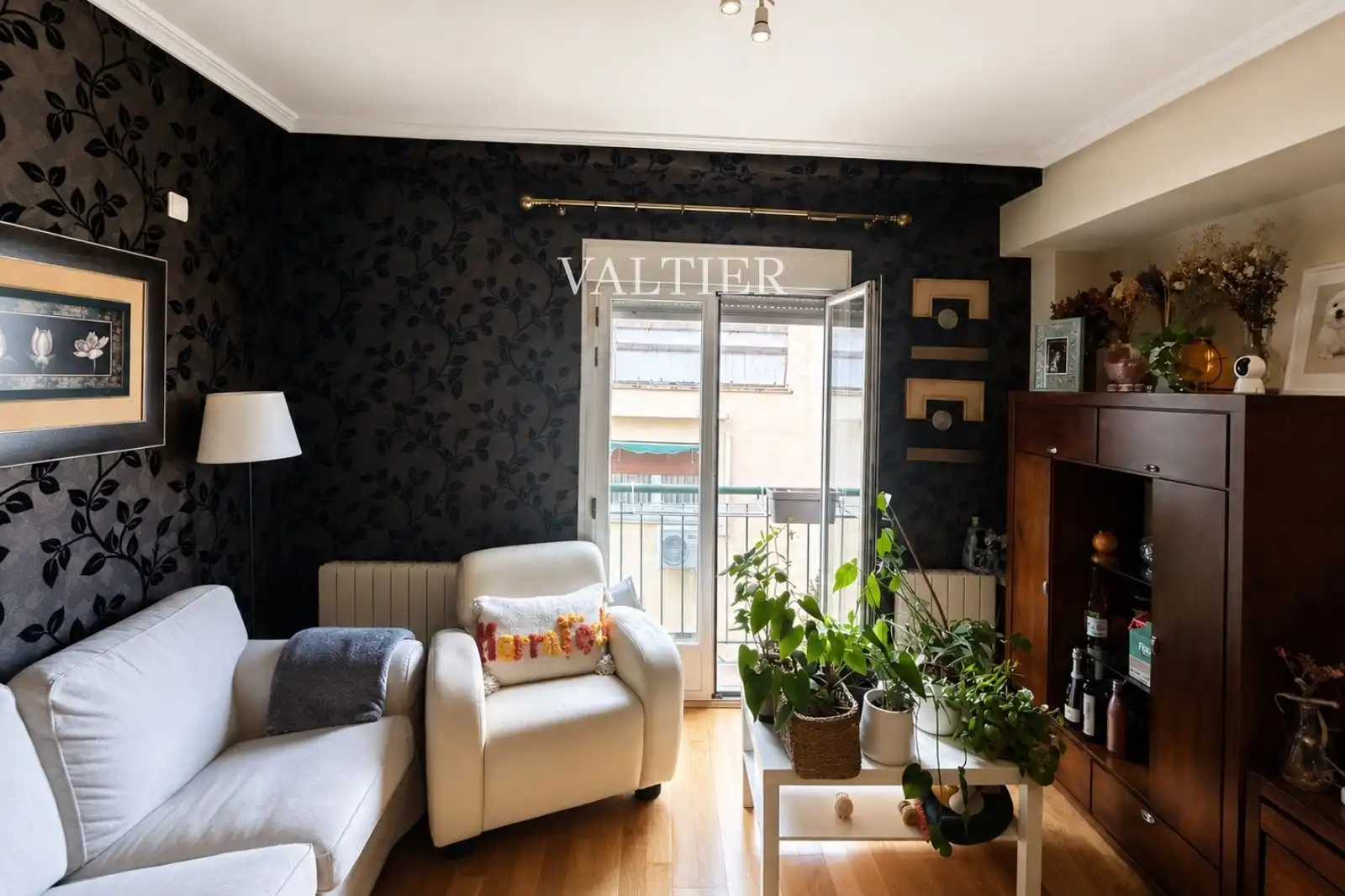 Sala d'estar de Àtic de lloguer en Madrid amb Aire condicionat i Terrassa