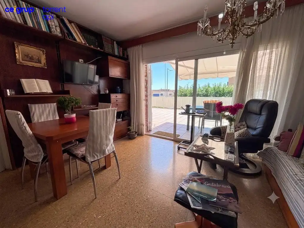 Living room of Ground floor for sale in L'Escala  with Air Conditioner and Terrace