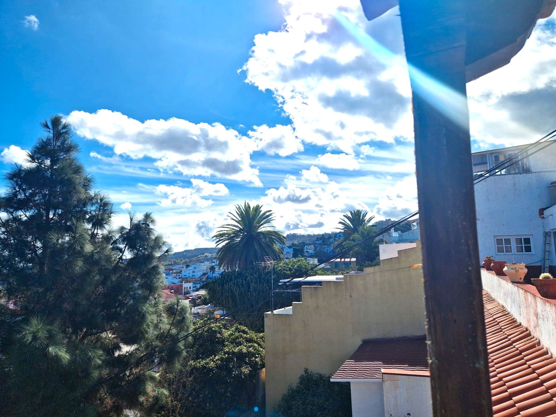 Vista exterior de Casa adosada en venda en Firgas amb Terrassa i Balcó