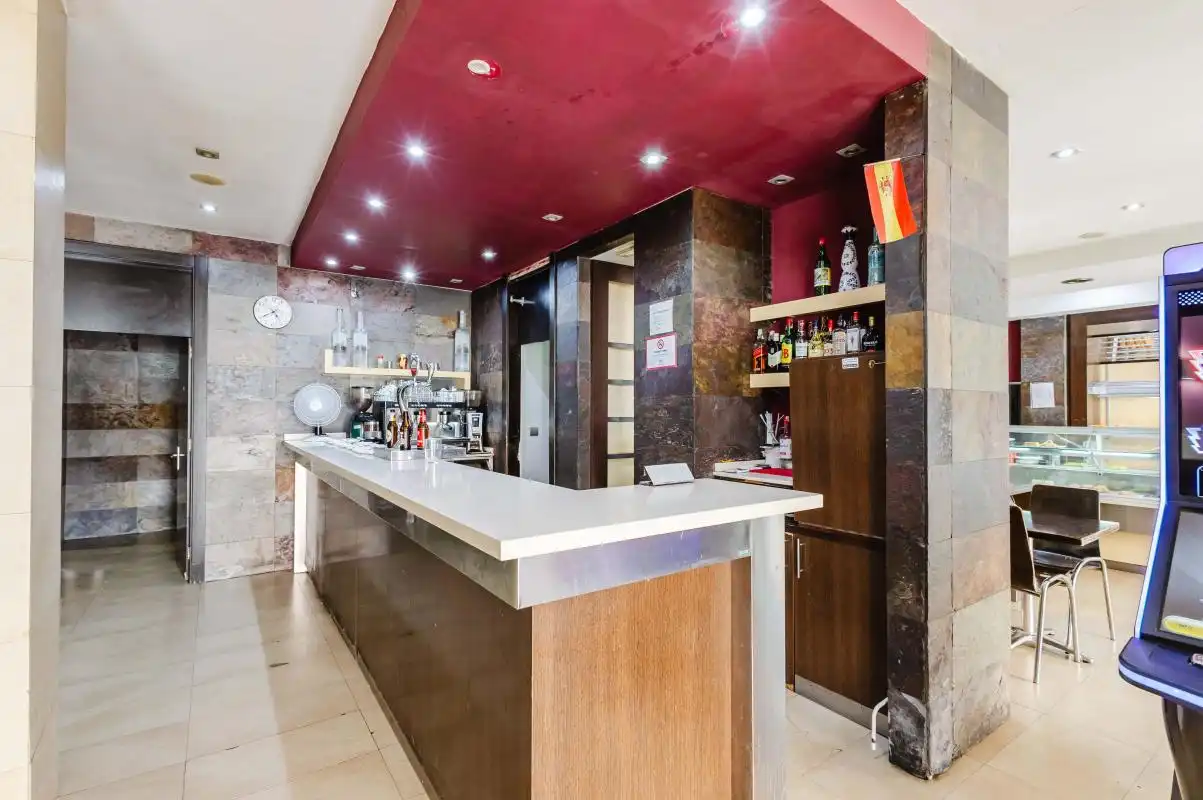 Local en venta en Marbella con Calefacción