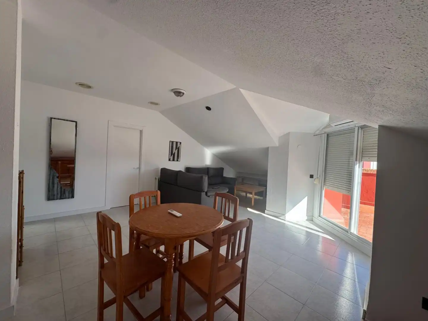 Living room of Attic for rent in Valdepeñas  with Air Conditioner, Heating and Terrace