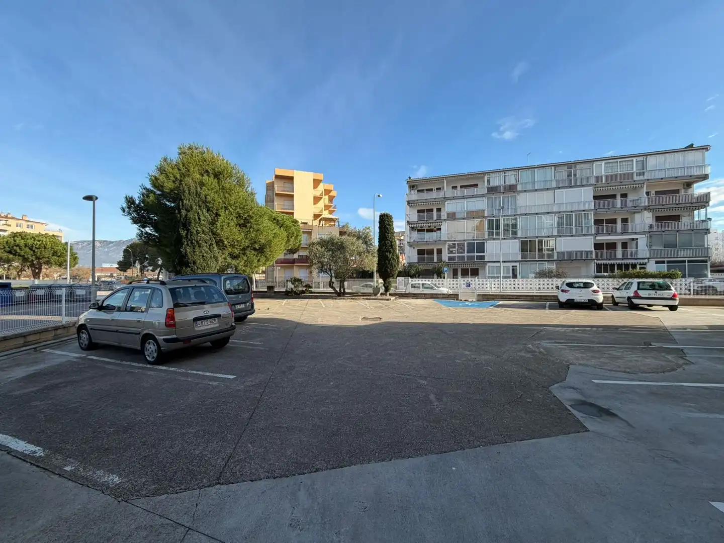 Parking of Apartments for sale in Roses  with Air Conditioner, Heating and Terrace