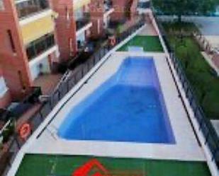 Piscina de Apartament de lloguer en  Córdoba Capital amb Aire condicionat i Terrassa