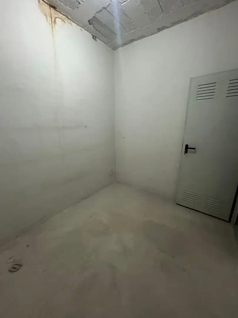 Storage room for sale in Granada