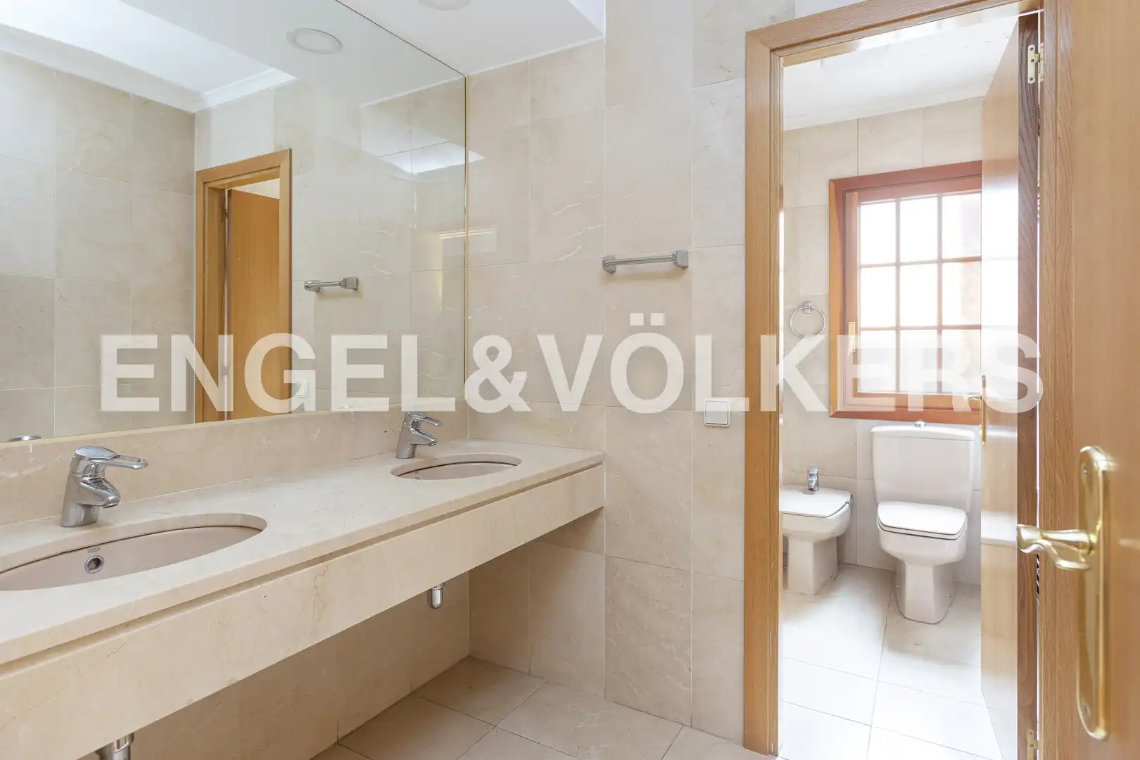 Baño de Casa o chalet de alquiler en Las Rozas de Madrid con Aire acondicionado, Calefacción y Jardín privado