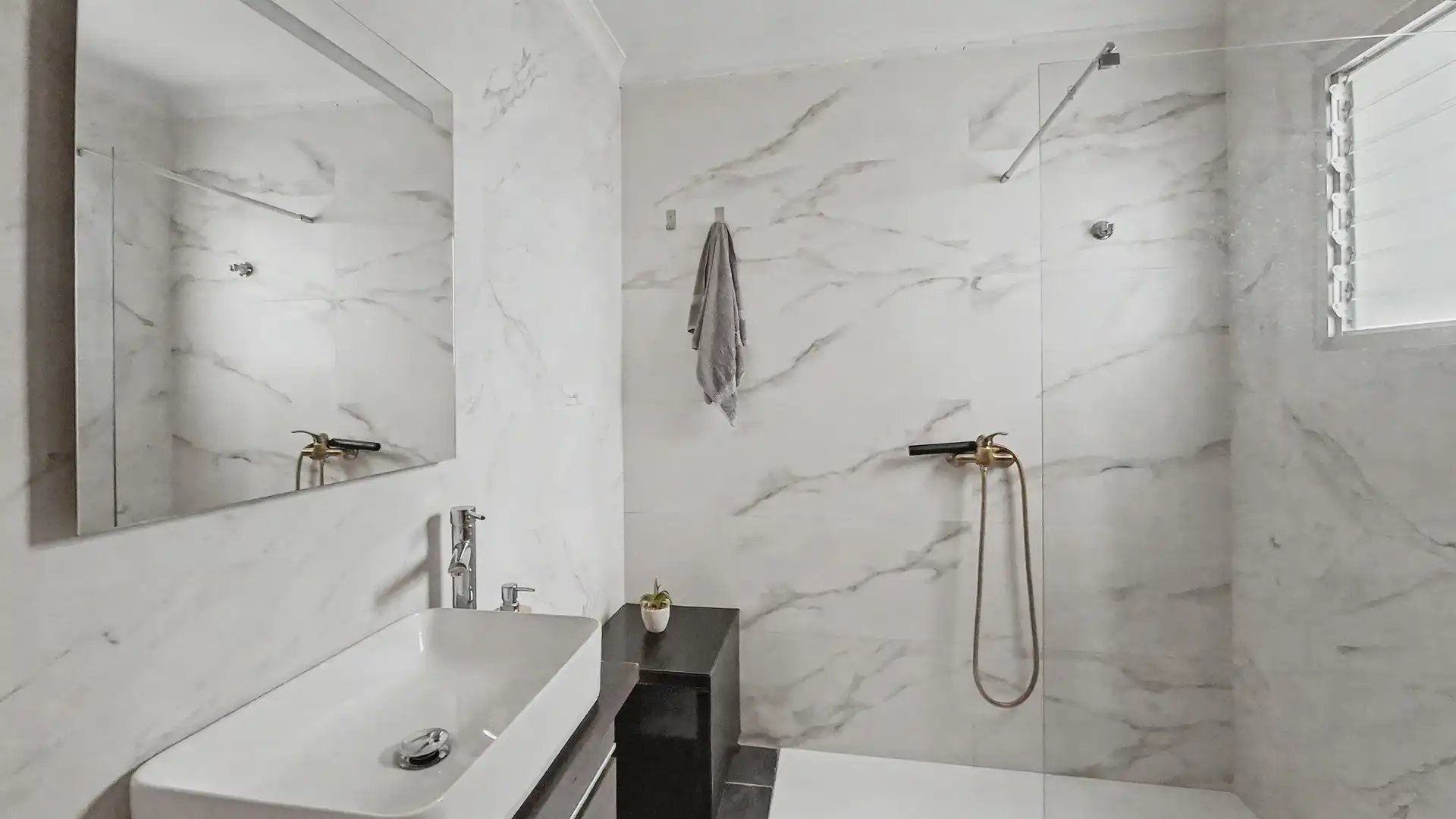 Bathroom of Flat for sale in Vilallonga / Villalonga  with Air Conditioner, Heating and Terrace
