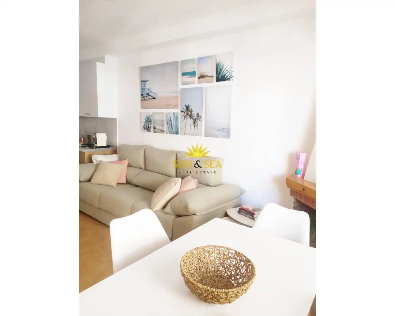 Sala d'estar de Dúplex de lloguer en Santa Pola amb Aire condicionat, Calefacció i Terrassa
