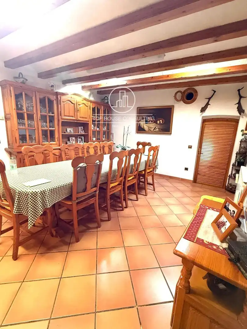 Menjador de Casa o xalet en venda en Arenys de Munt amb Calefacció, Terrassa i Moblat