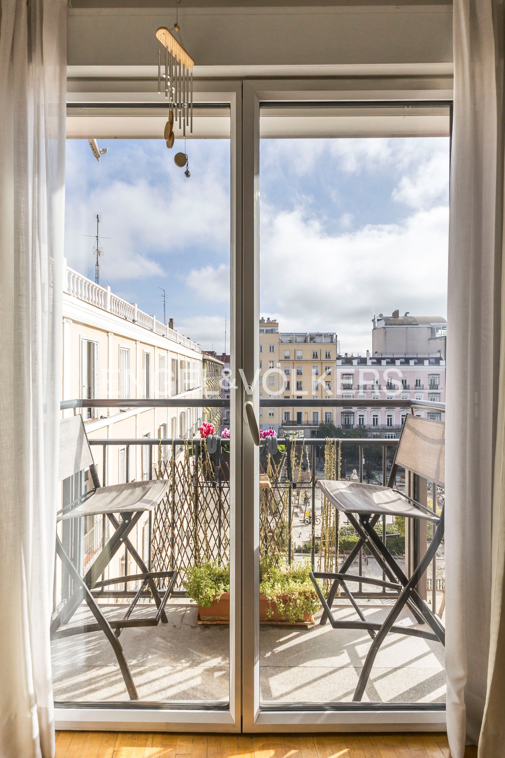 Exterior view of Apartment to rent in  Madrid Capital  with Air Conditioner, Heating and Parquet flooring