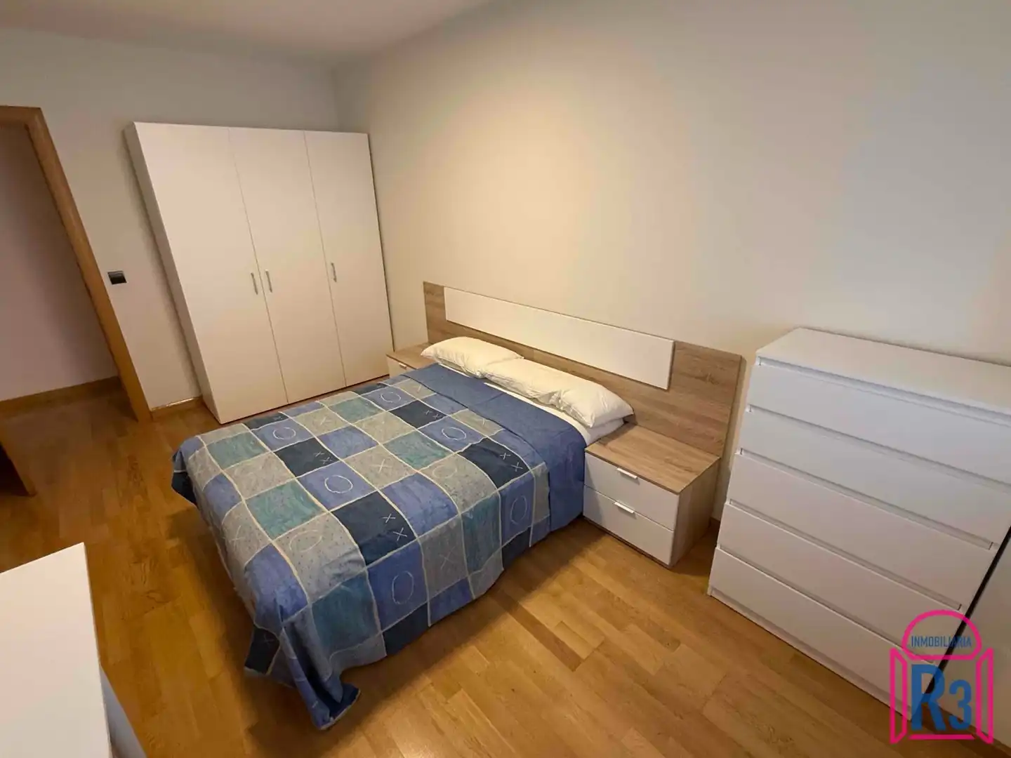 Habitación de Piso de alquiler en León Capital  con Calefacción, Terraza y Amueblado