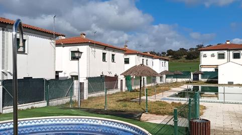 Foto 2 de Casa adosada en venta en El Real de la Jara, Sevilla
