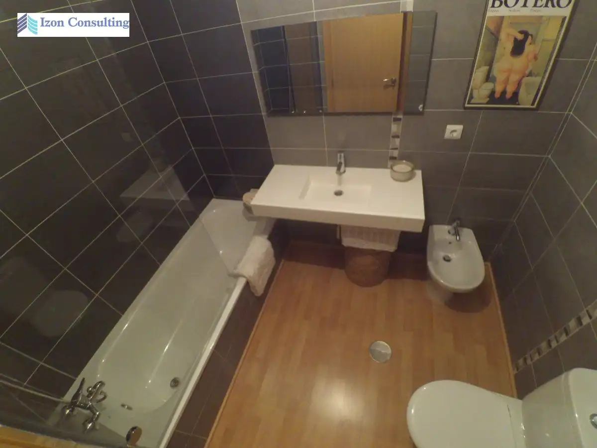 Bathroom of Apartments for rent in Albacete  with Air Conditioner, Heating and Furnished
