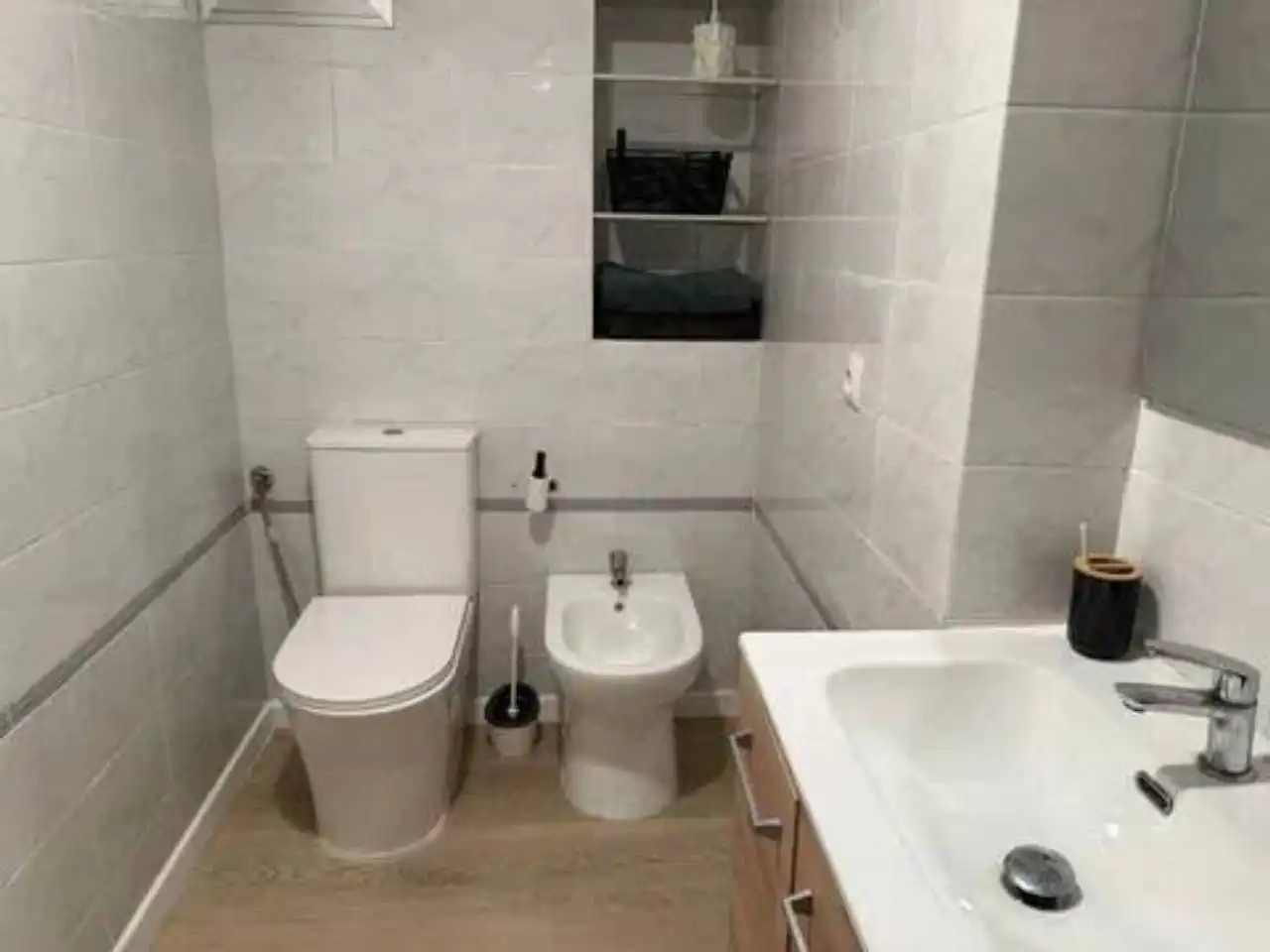 Piso con ascensor en venta en Calle Calle De Dinamarca, 32, imagen 2
