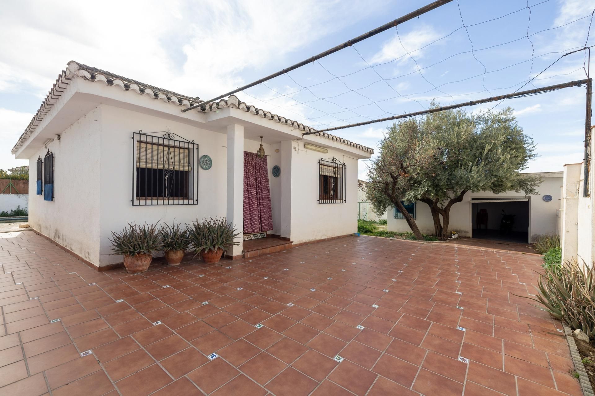 Vista exterior de Casa o xalet en venda en  Granada Capital amb Calefacció, Jardí privat i Terrassa