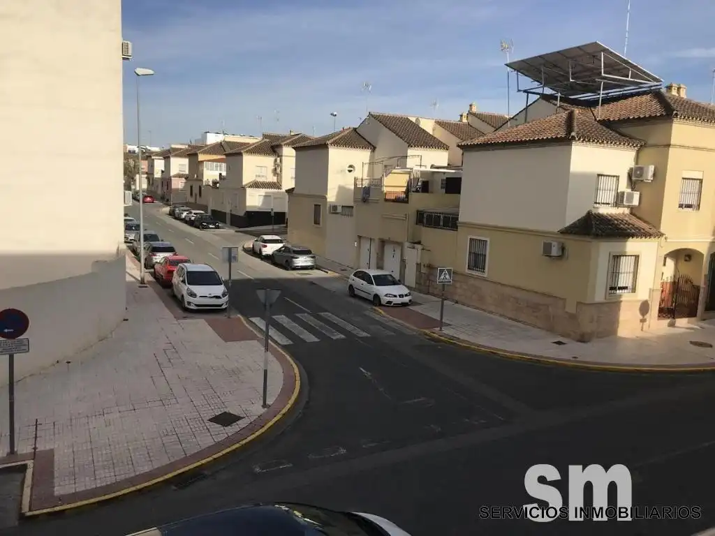 Vista exterior de Oficina en venda en Alcalá de Guadaira