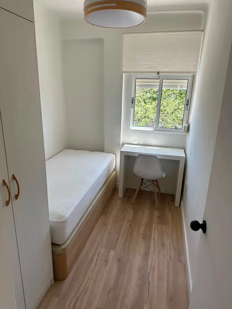 Habitación de Apartamento de alquiler en Torremolinos con Aire acondicionado, Calefacción y Amueblado
