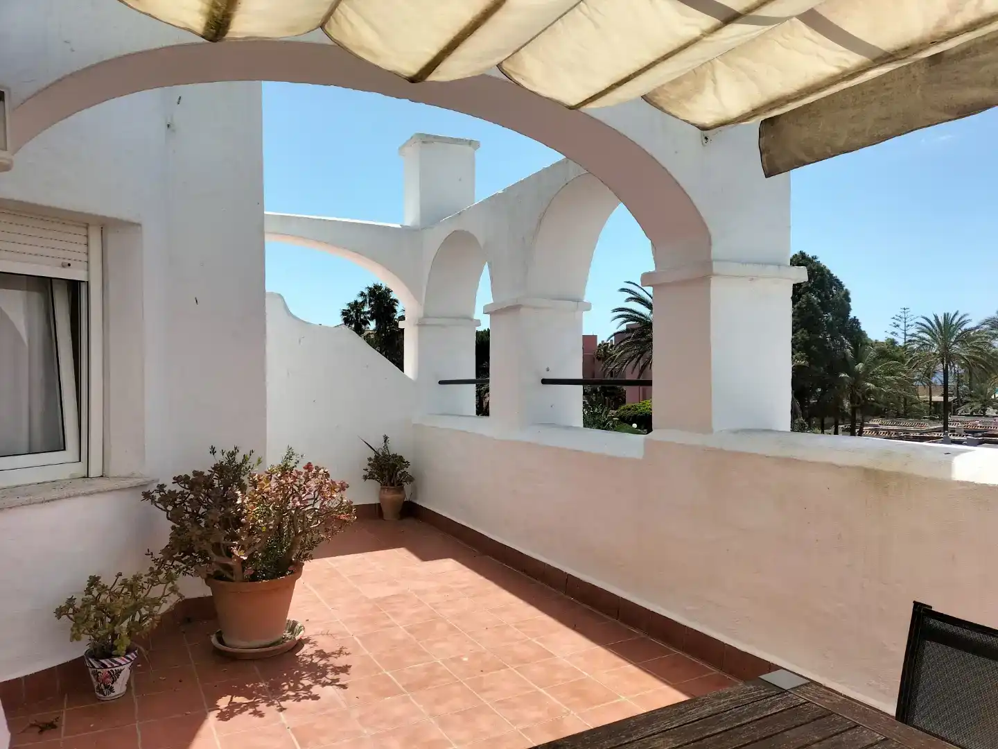 Terrassa de Pis de lloguer en Zahara de los Atunes amb Aire condicionat, Piscina i Moblat