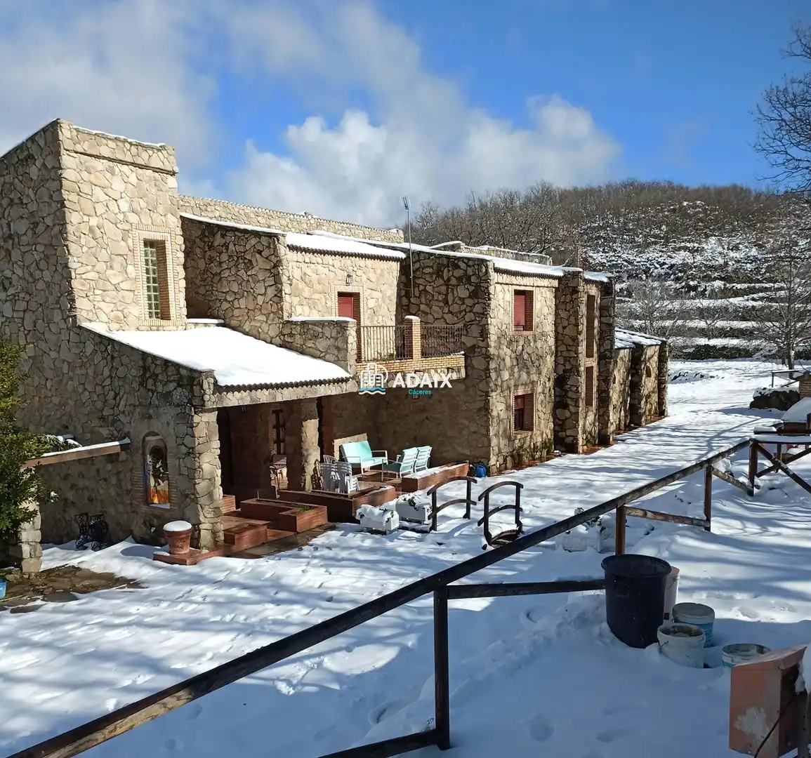 Vista exterior de Casa o chalet en venta en Montánchez con Terraza, Trastero y Piscina