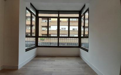 Bedroom of Flat for sale in  Madrid Capital