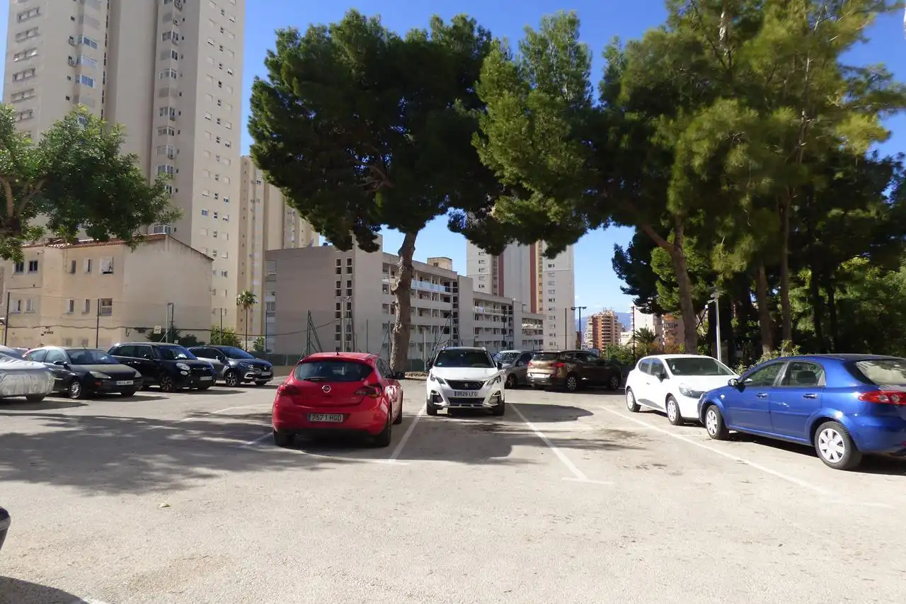 Aparcament de Apartament en venda en Benidorm amb Piscina i Piscina comunitària