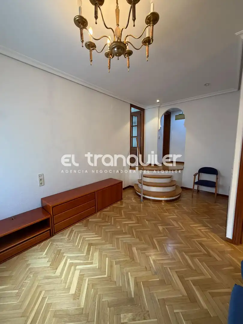 Flat for rent in Madrid  with Air Conditioner, Parquet flooring and Terrace
