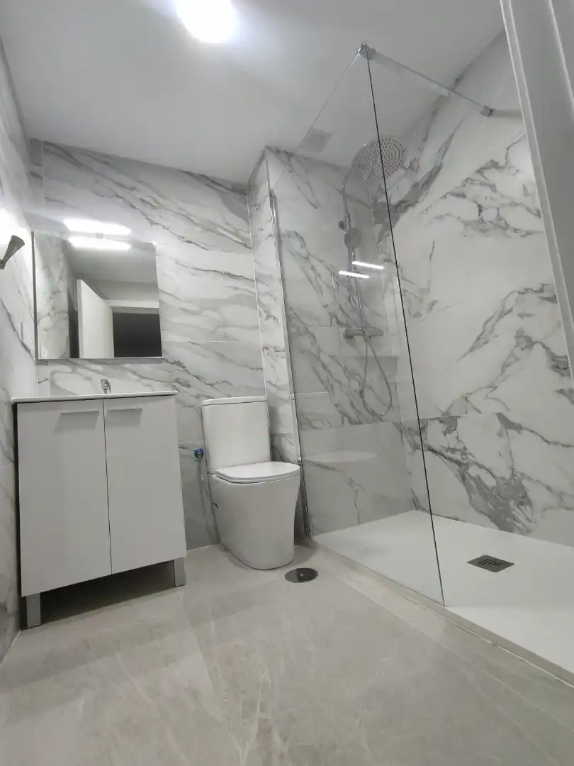 Baño de Piso en venta en Alcázar de San Juan con Aire acondicionado y Terraza
