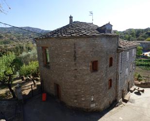 Vista exterior de Casa o xalet en venda en Aínsa-Sobrarbe amb Jardí privat