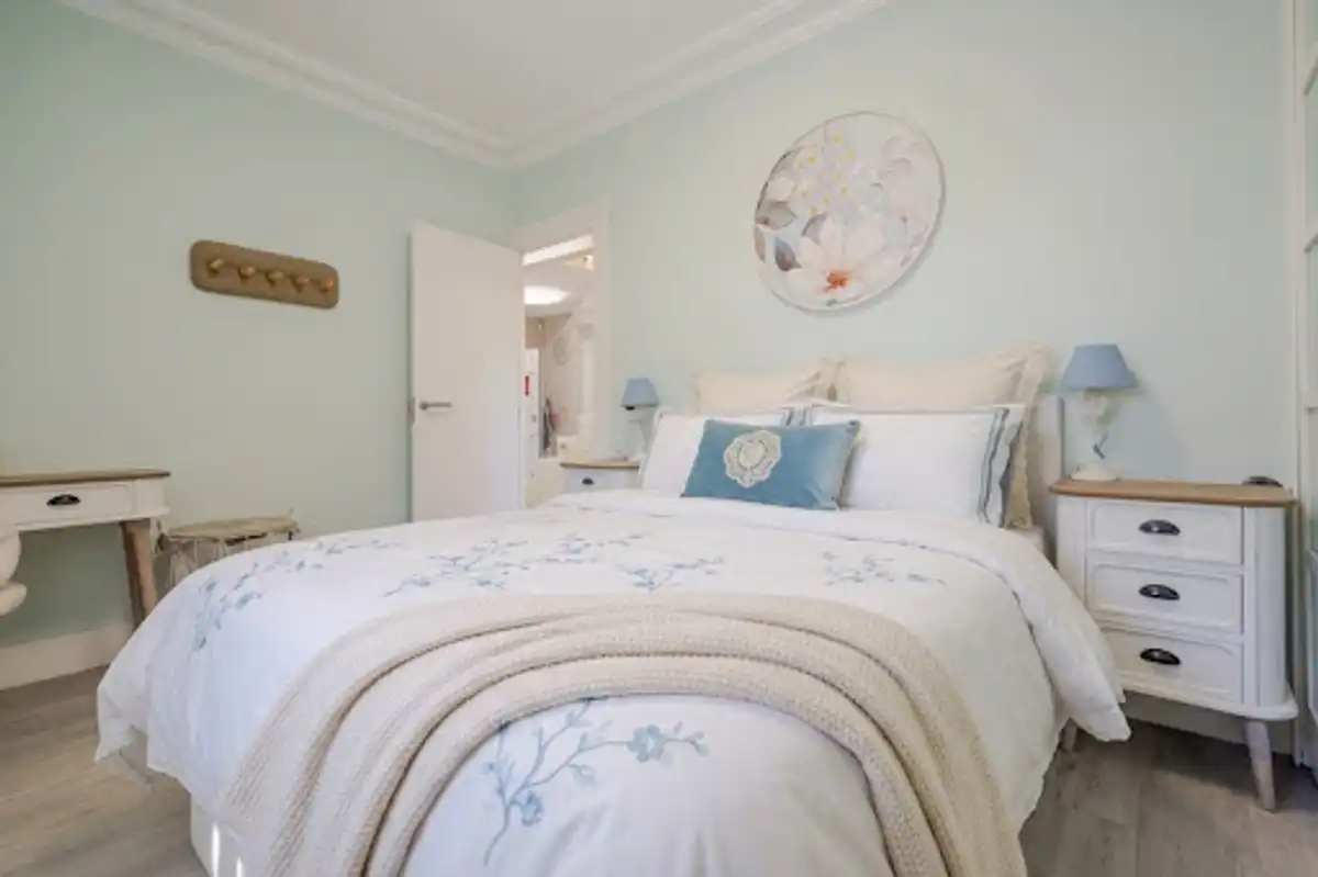 Habitación de Casa o chalet en venta en Boadilla del Monte con Aire acondicionado, Calefacción y Jardín privado