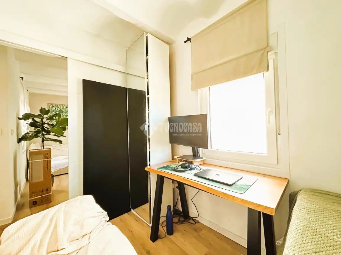 Habitación de Piso en venta en L'Hospitalet de Llobregat con Aire acondicionado, Terraza y Amueblado
