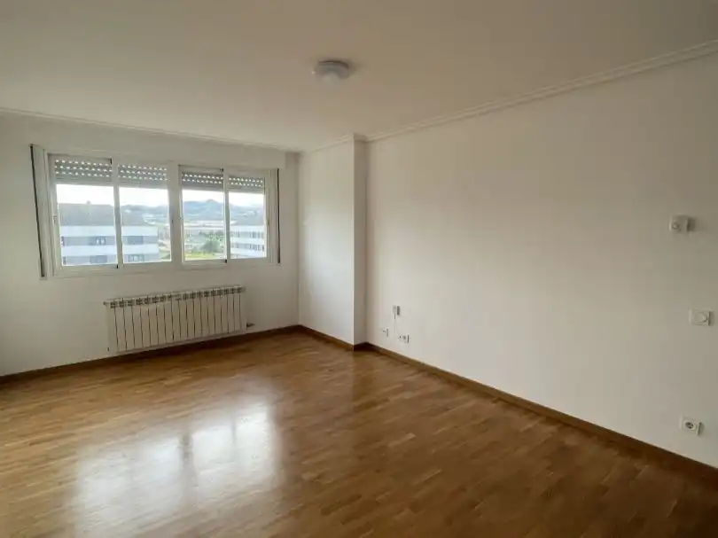 Sala d'estar de Pis en venda en  Logroño amb Balcó