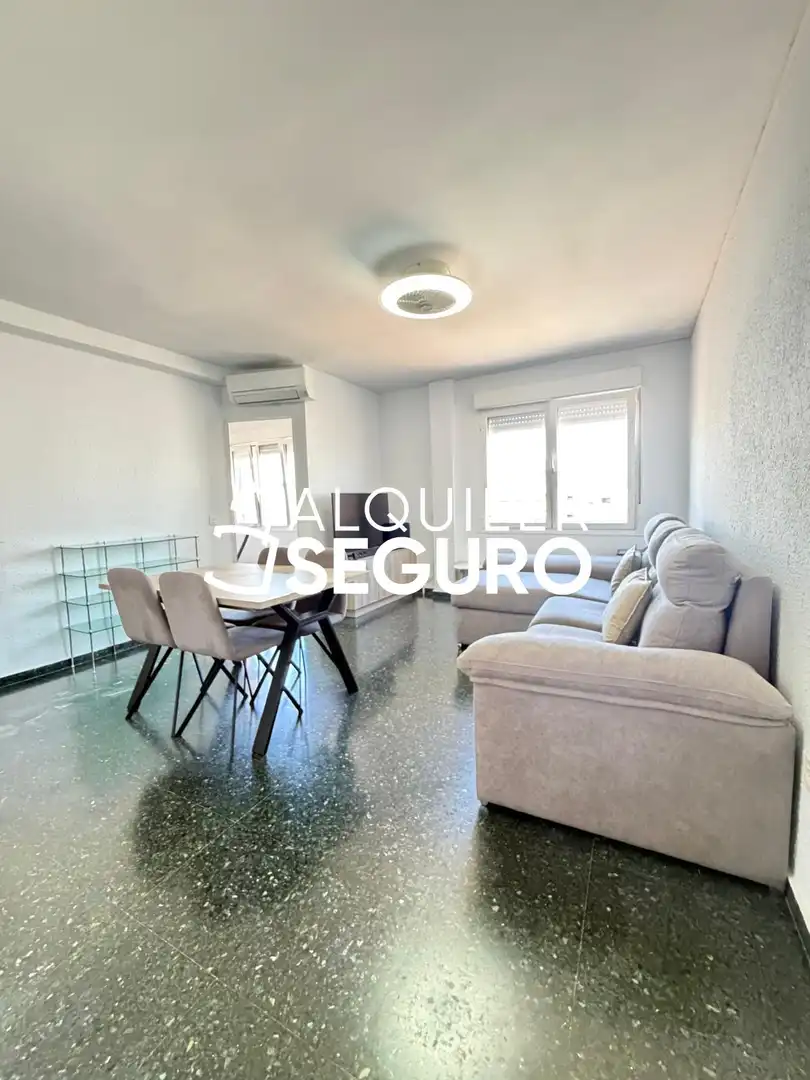 Sala d'estar de Pis de lloguer en Castellón de la Plana / Castelló de la Plana amb Aire condicionat, Calefacció i Moblat