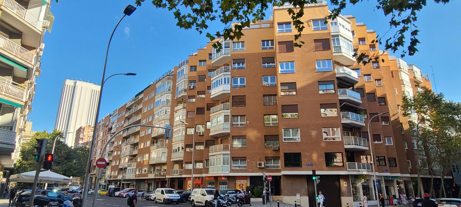 Vista exterior de Piso en venta en  Madrid Capital