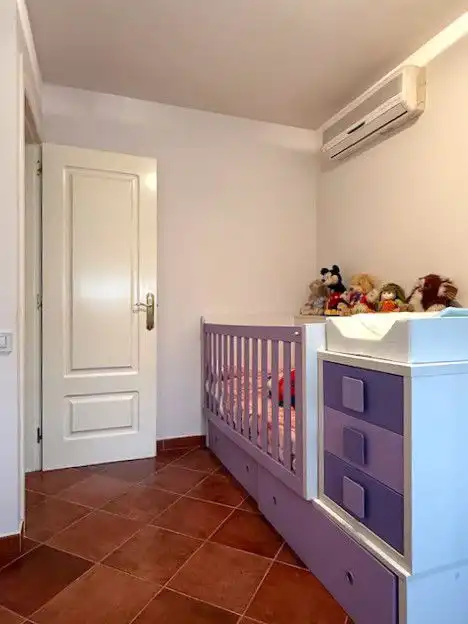 Habitación de Casa o chalet en venta en Sant Boi de Llobregat con Aire acondicionado, Calefacción y Jardín privado