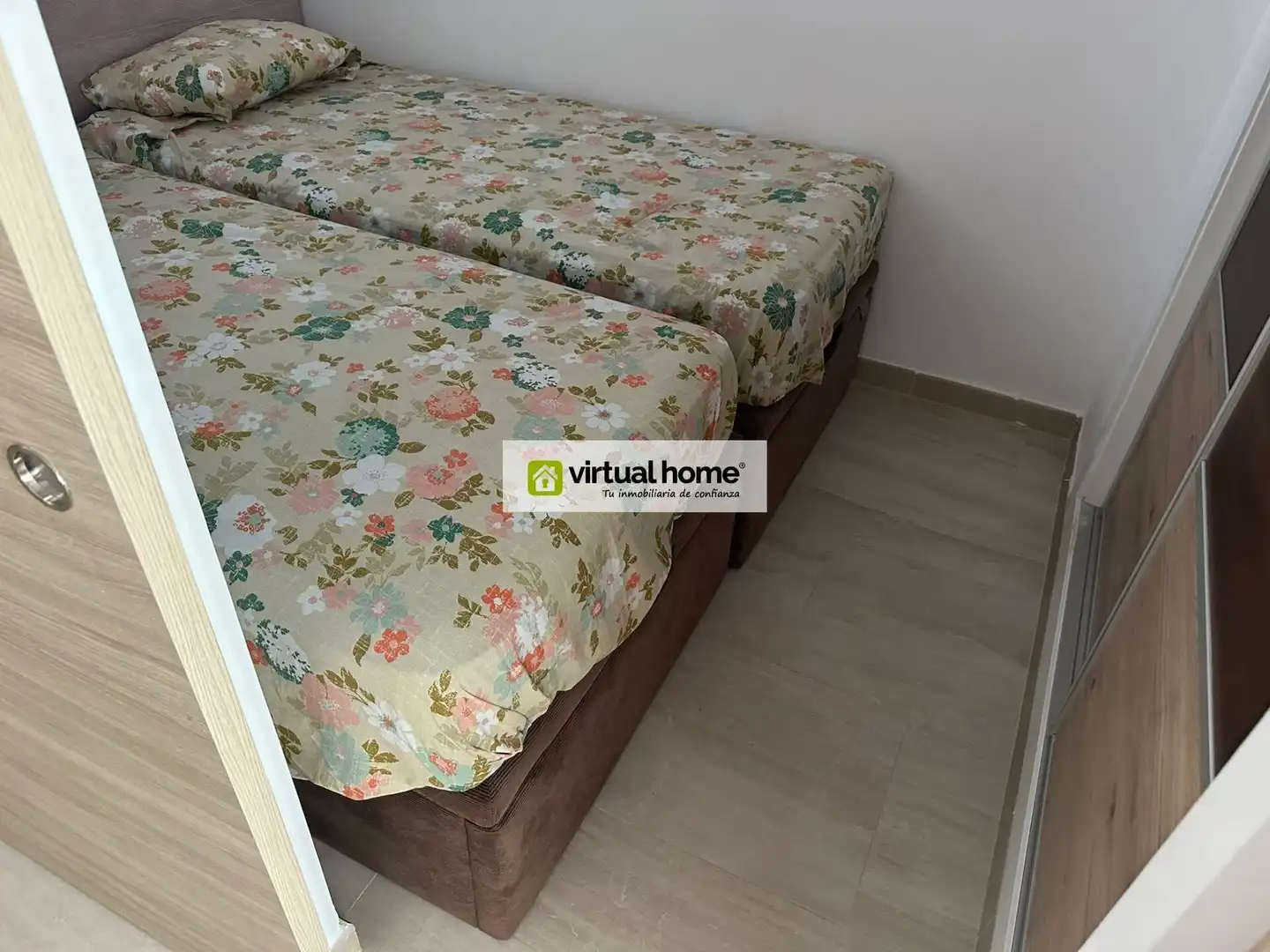 Dormitori de Apartament en venda en Benidorm amb Aire condicionat i Piscina comunitària