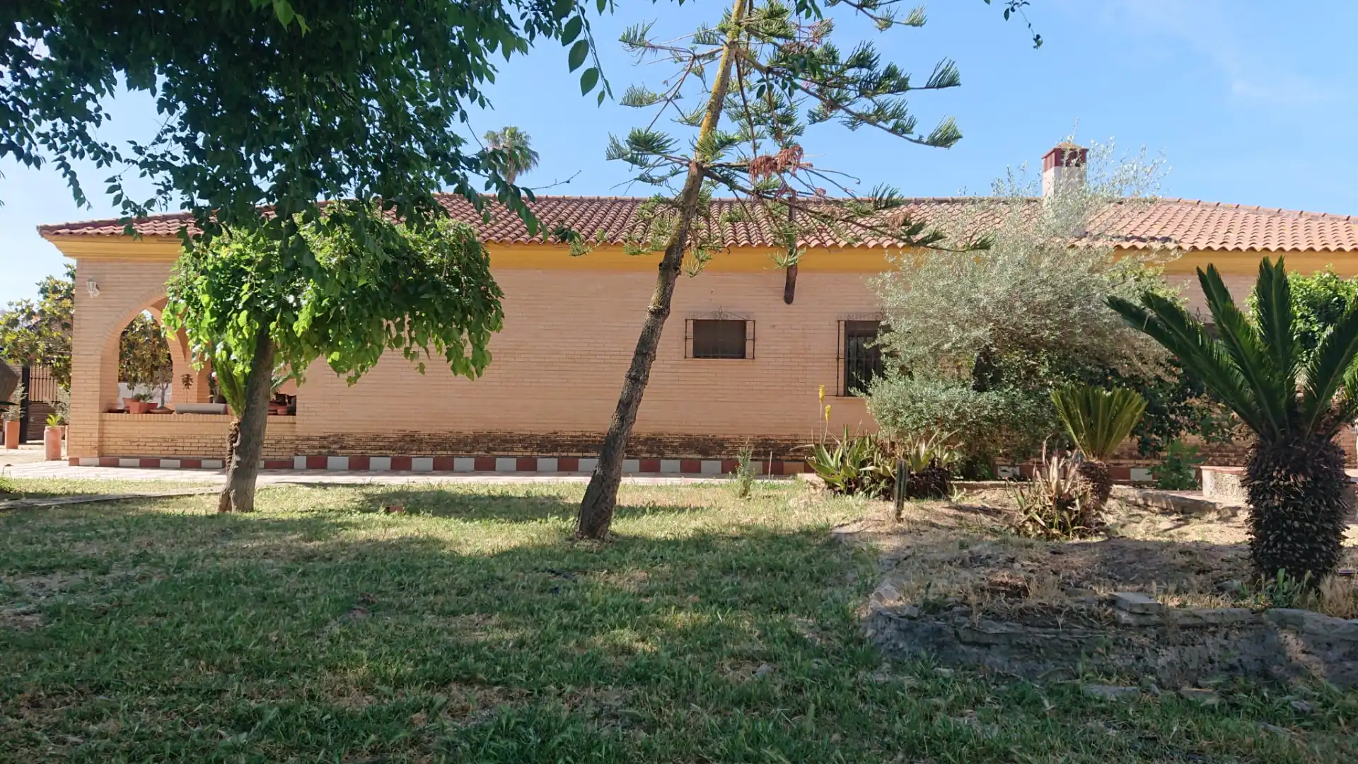 Vista exterior de Casa o chalet en venta en Espartinas con Aire acondicionado, Jardín privado y Terraza