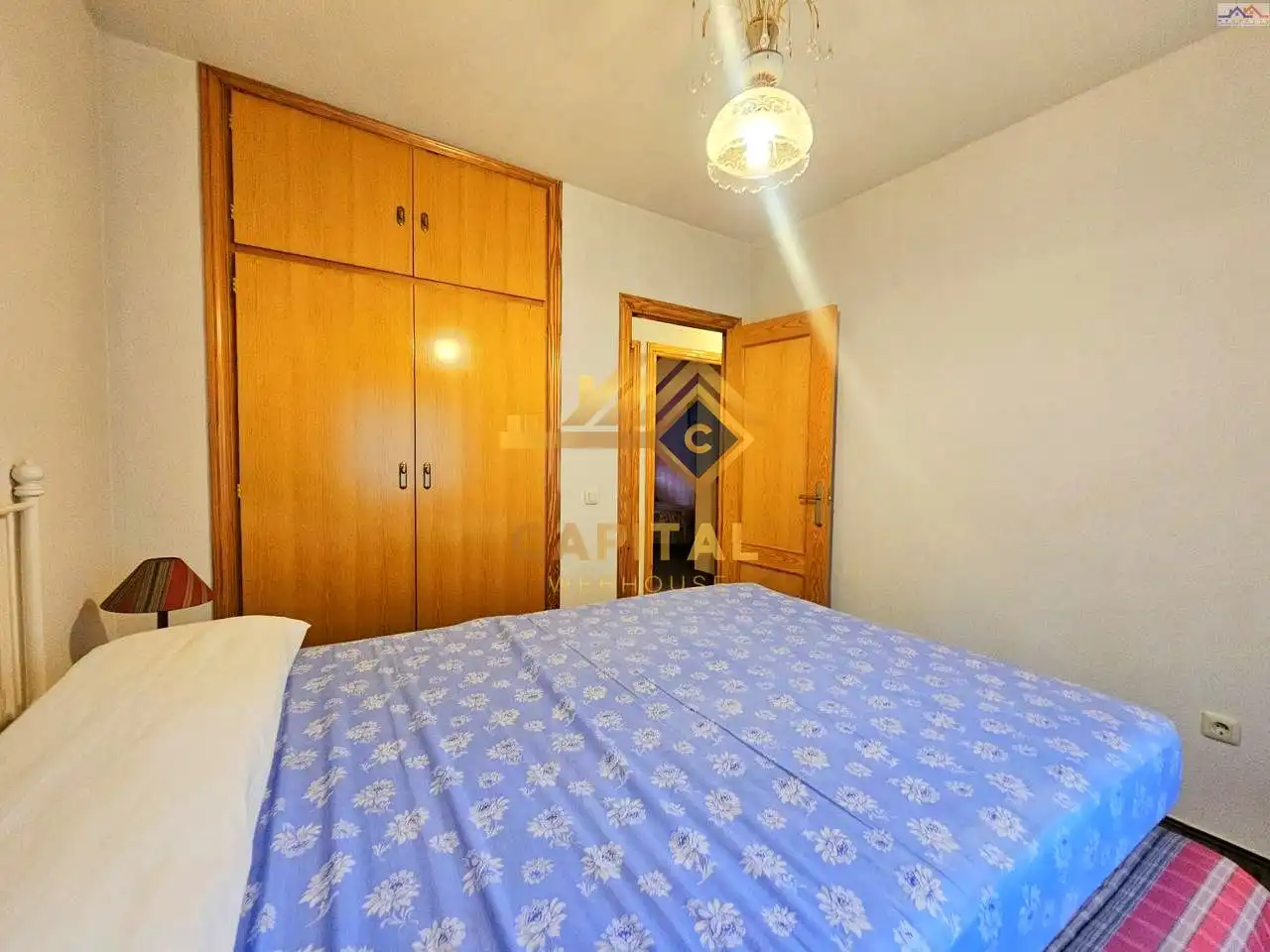 Dormitori de Casa o xalet en venda en Villa del Prado amb Traster i Piscina