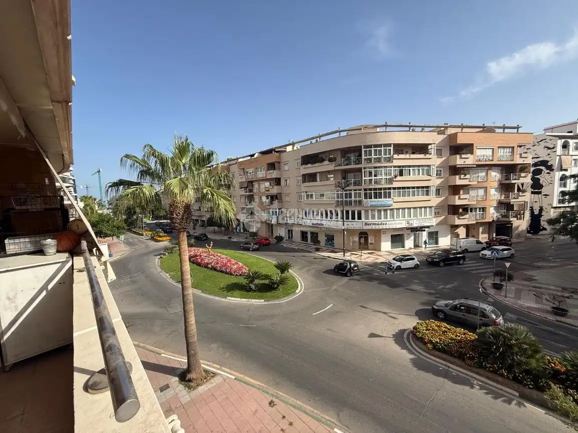 Vista exterior de Piso en venta en Estepona con Balcón