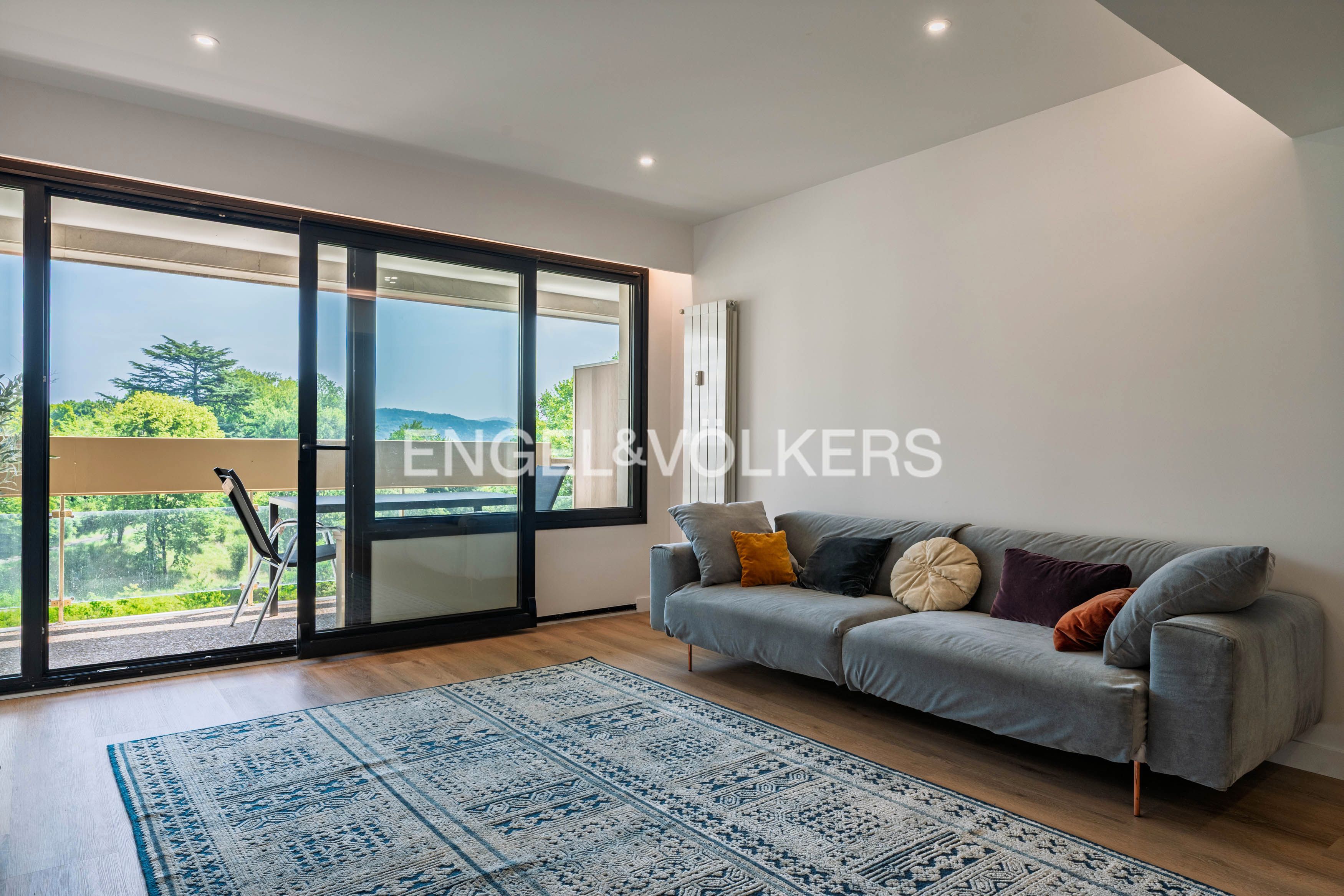 Living room of Apartment for sale in Donostia - San Sebastián   with Heating, Private garden and Terrace