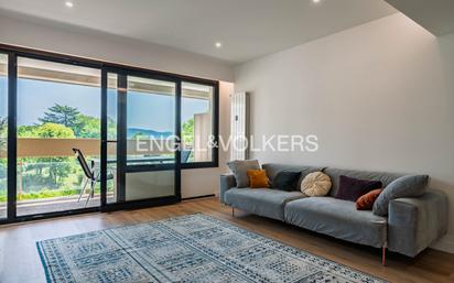 Living room of Apartment for sale in Donostia - San Sebastián   with Heating, Private garden and Terrace