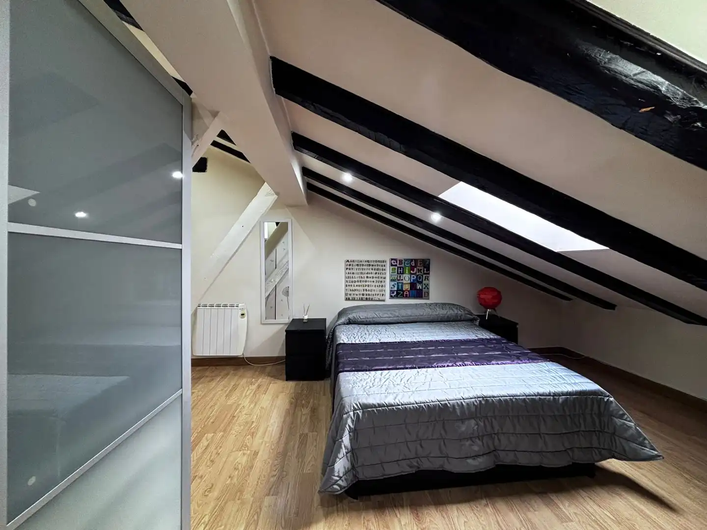 Bedroom of Storage room for sale in Burgos