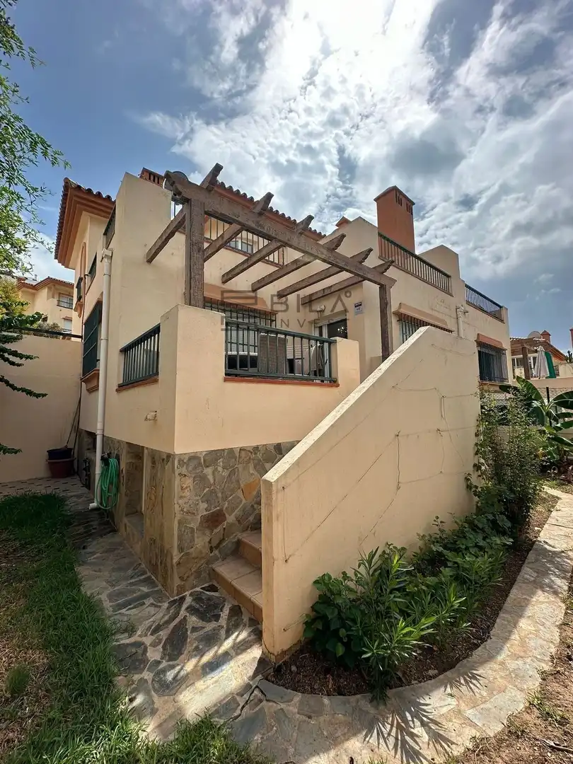 Terraced house with pool for sale in Real de Miraflores, imagen 17