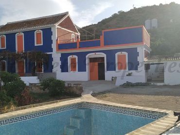 Casa con piscina in vendita a Árchez