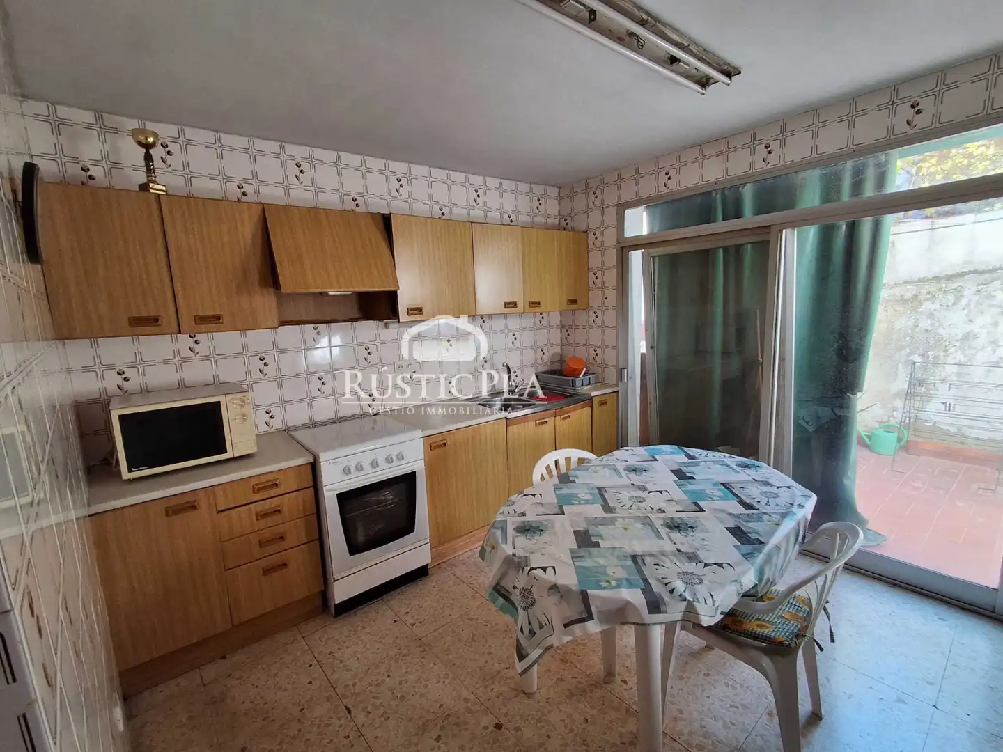 Cuina de Casa o xalet en venda en El Pla de Santa Maria amb Terrassa, Moblat i Forn
