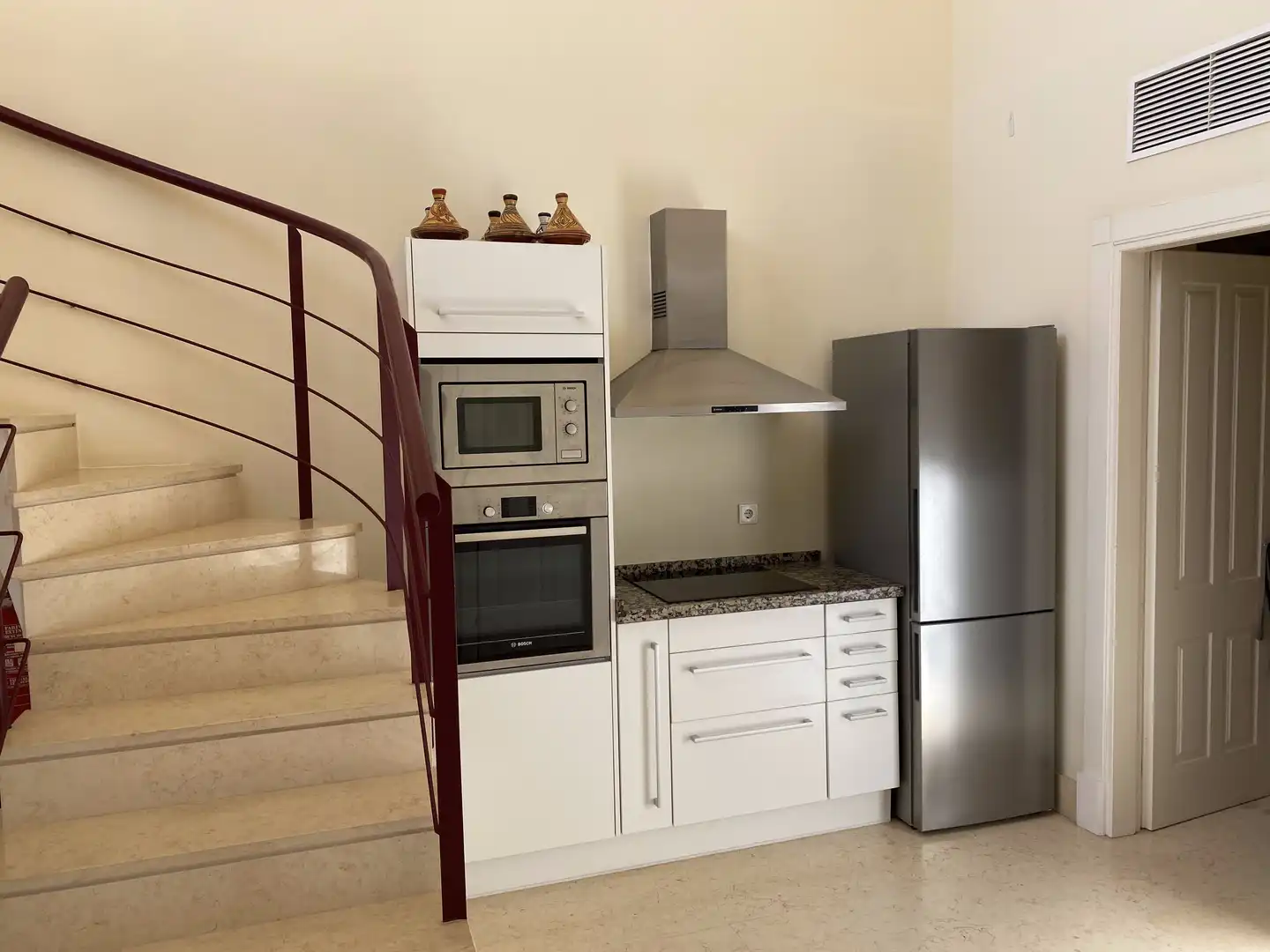 Cocina de Ático de alquiler en Sotogrande con Aire acondicionado, Terraza y Piscina