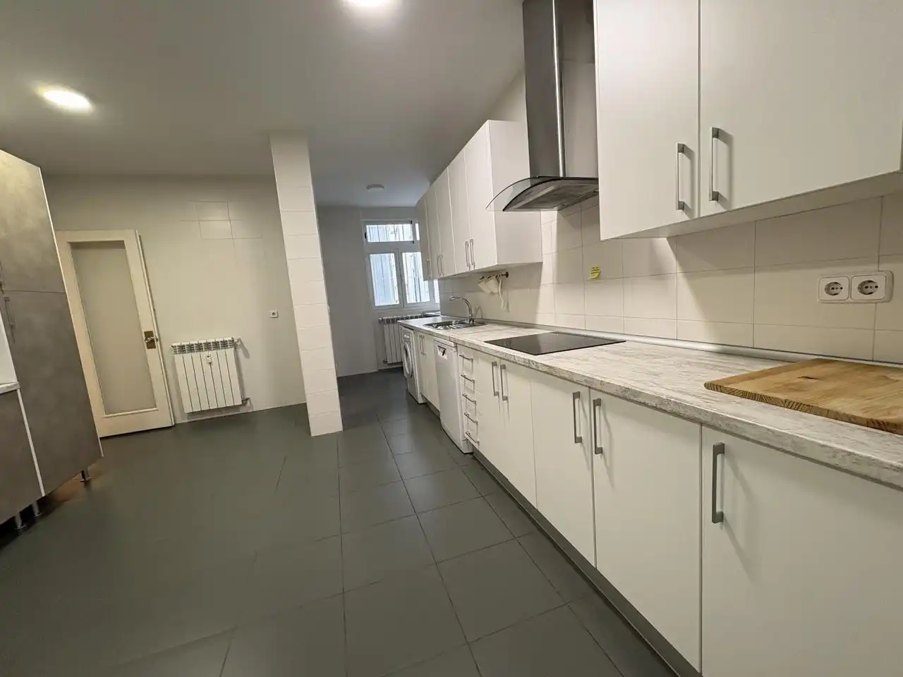 Cuina de Pis de lloguer en Madrid amb Aire condicionat, Calefacció i Terrassa