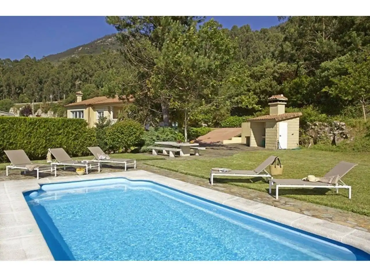Schwimmbecken von Haus oder Chalet zur Miete in Baiona mit Heizung, Privatgarten und Terrasse